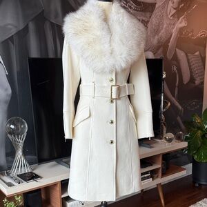 New with tag Marciano Elegant Cream Wool Coat with Faux-Fur Collar